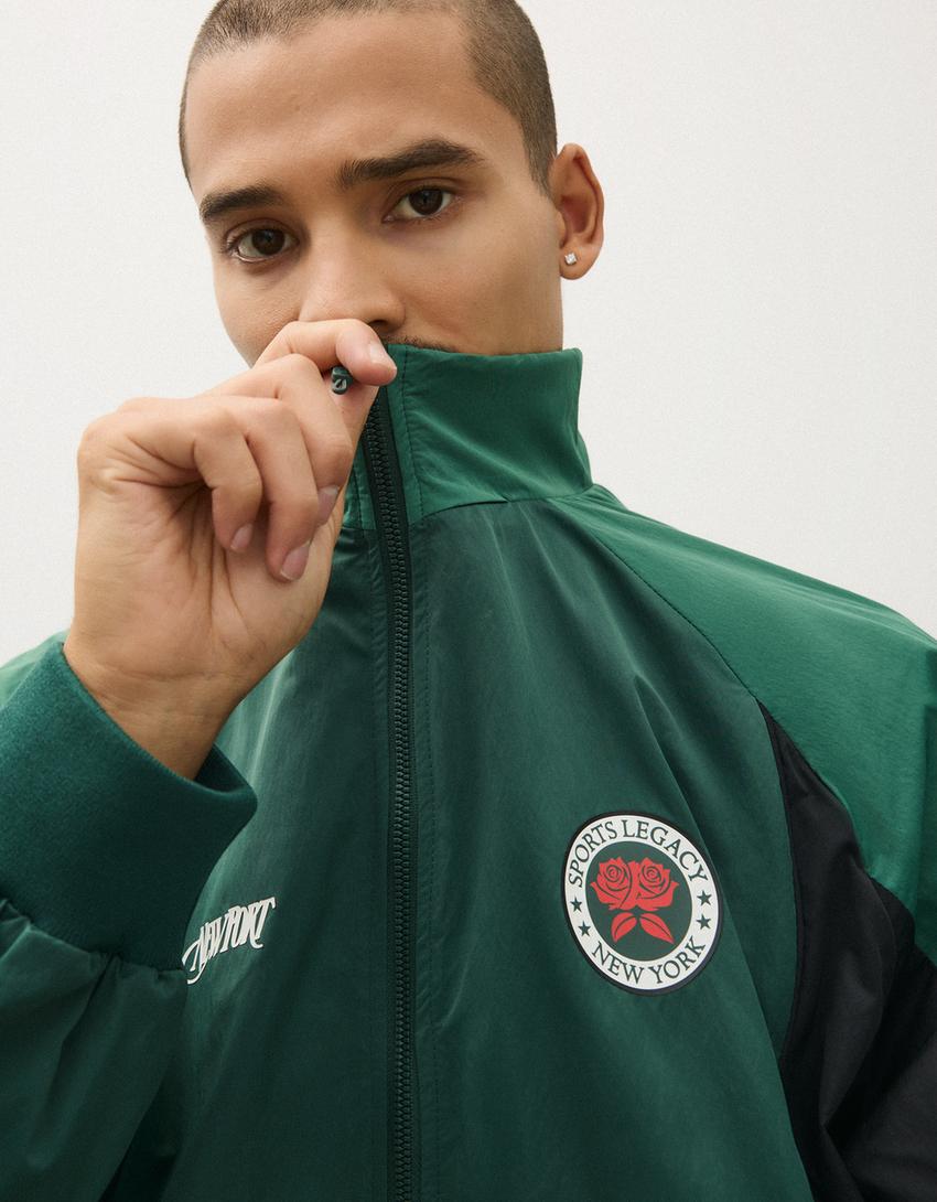 Nylonjacke mit Grafikprint-Grün