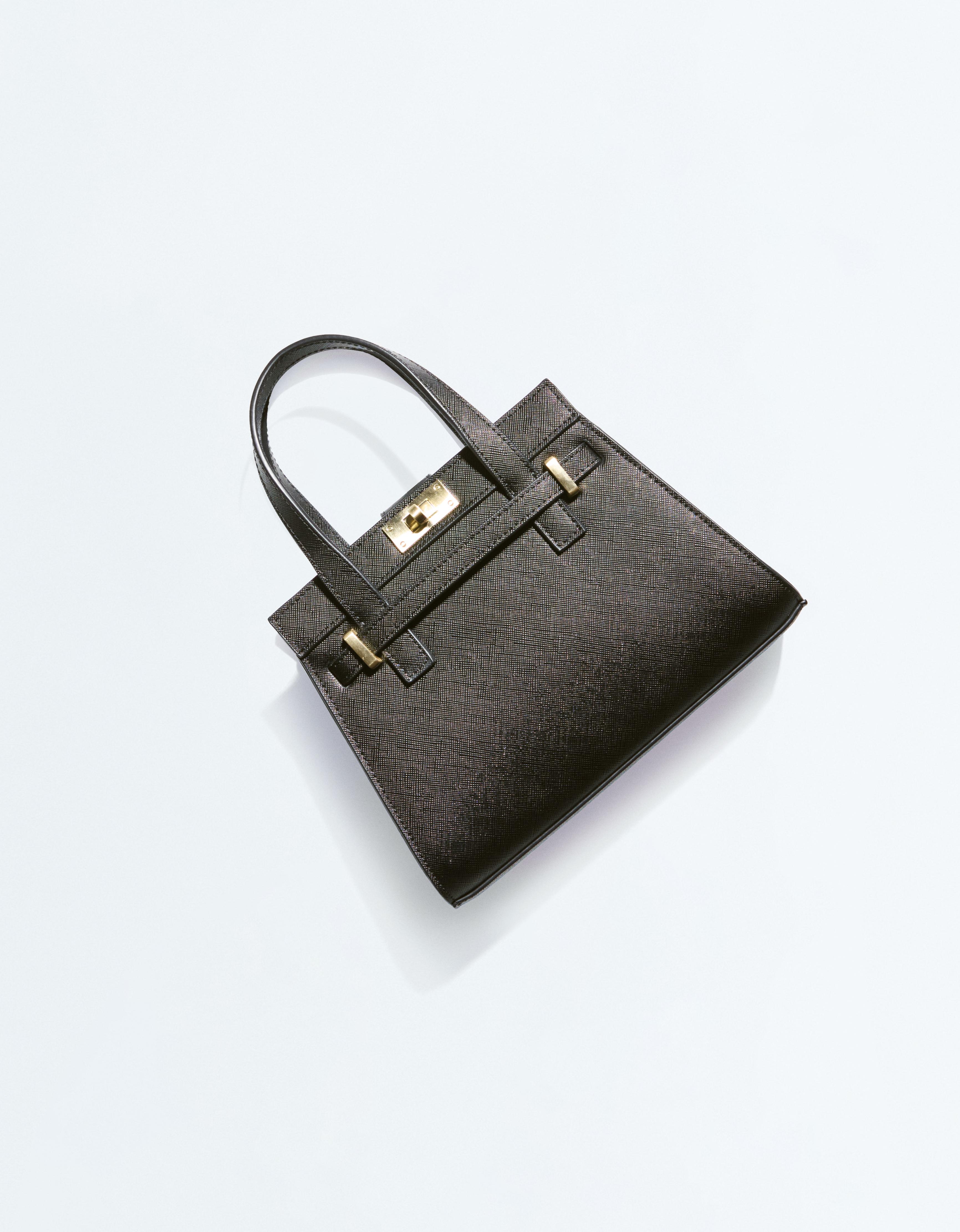 Textured minaudière — Black