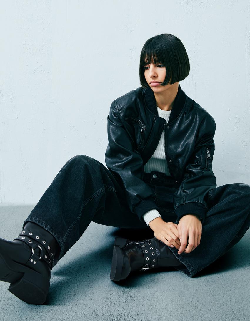 بوت برقبة للكاحل مجسم بثقوب وأبازيم-أسود-1