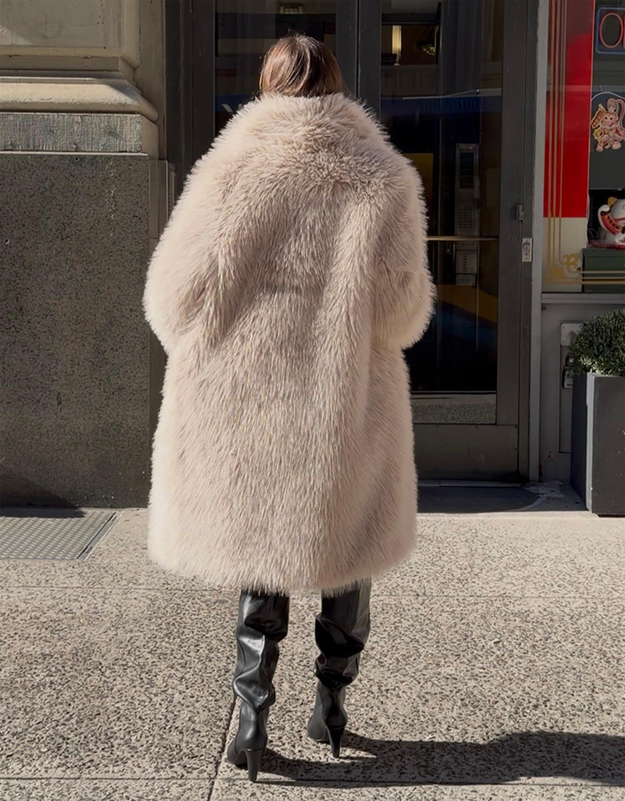 Long faux fur coat — Sand