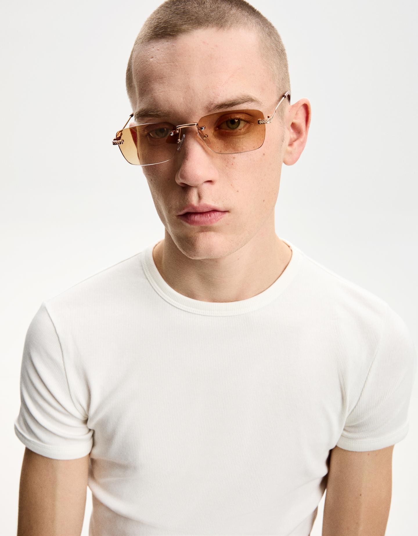 Bershka metaliczne okulary przeciwsłoneczne brązowy