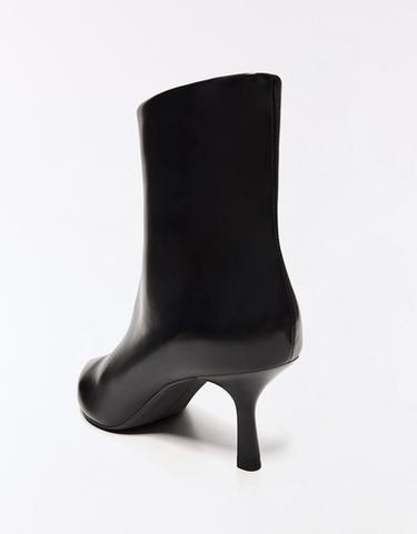 KITTEN HEEL ANKLE BOOTS — BLACK 1