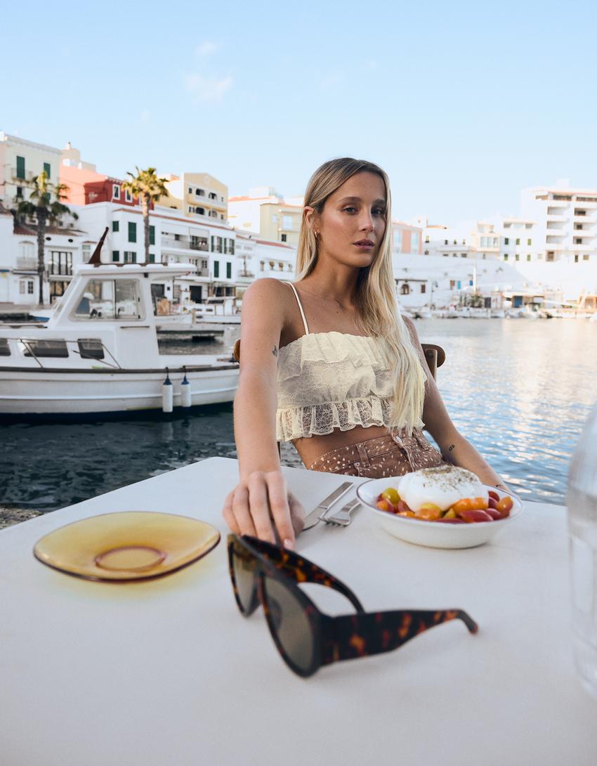 Lace ruffled top-Off white