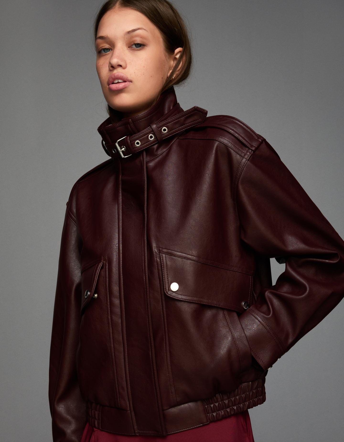 Bershka Cazadora Efecto Piel Bolsillos Mujer Xs Burdeos