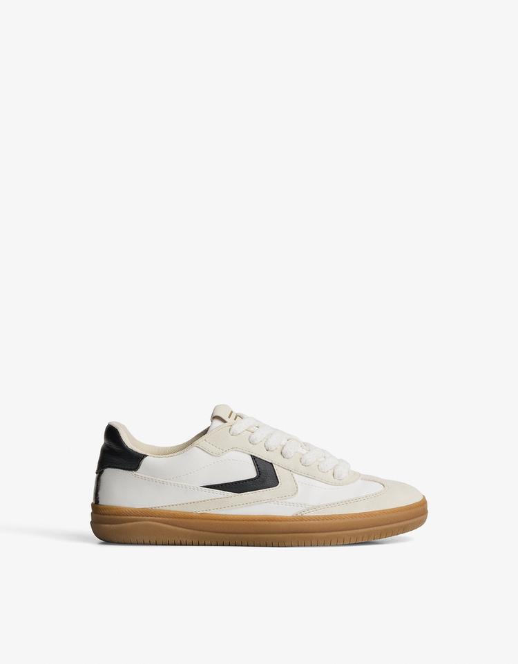 Retro trainers with lace detail