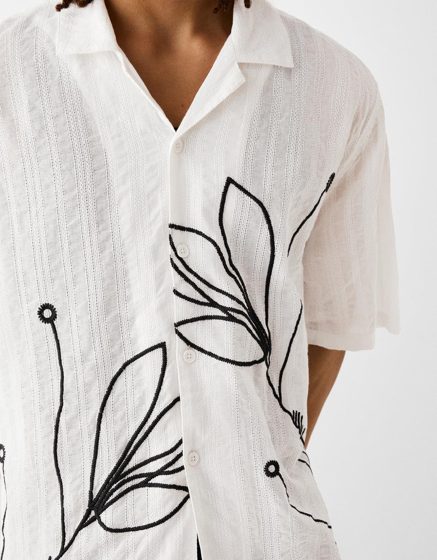 قميص مطرز بأكمام قصيرة-أبيض مطفي-5