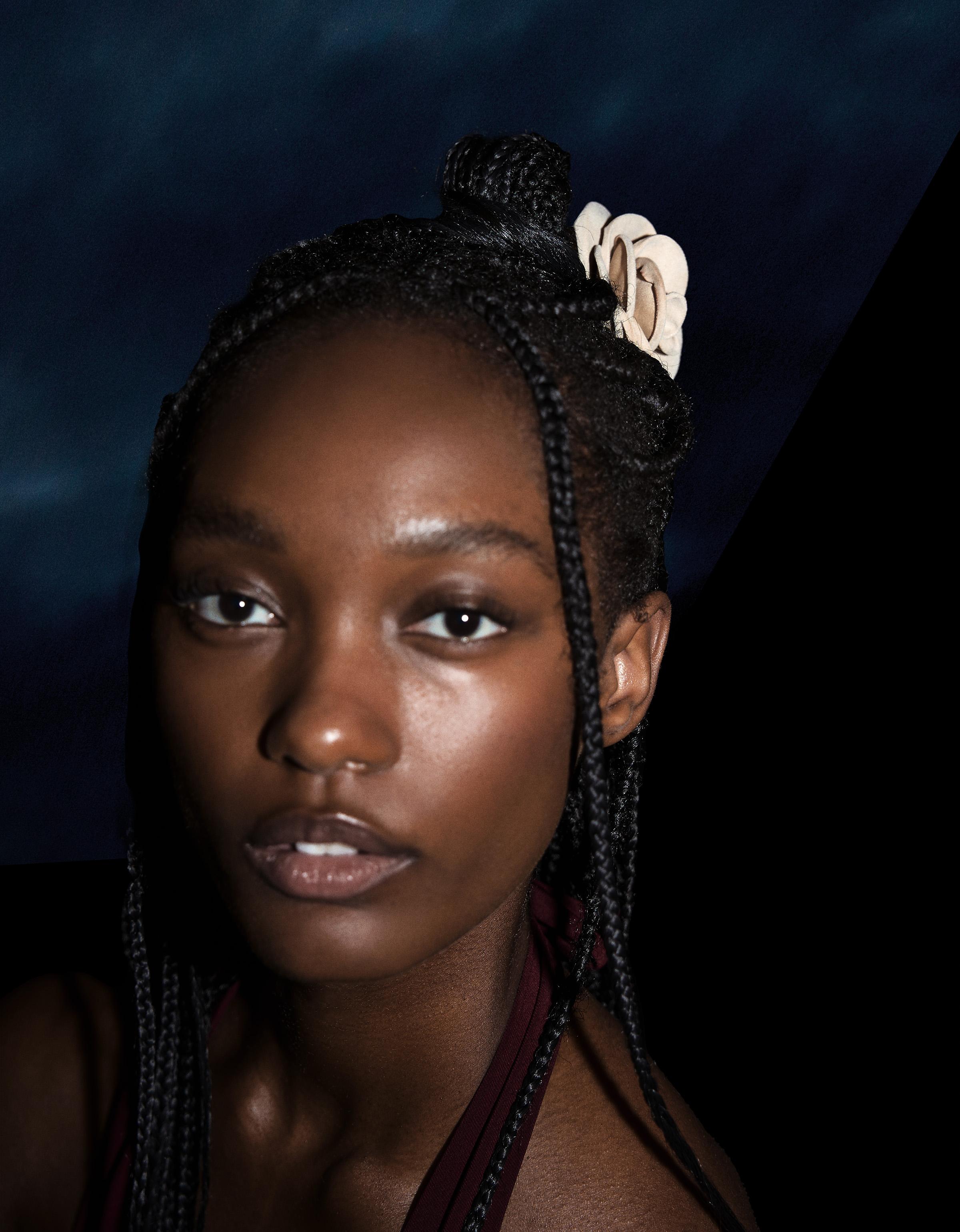 Bershka Haarspange Blume Stoff Damen Rohweiß