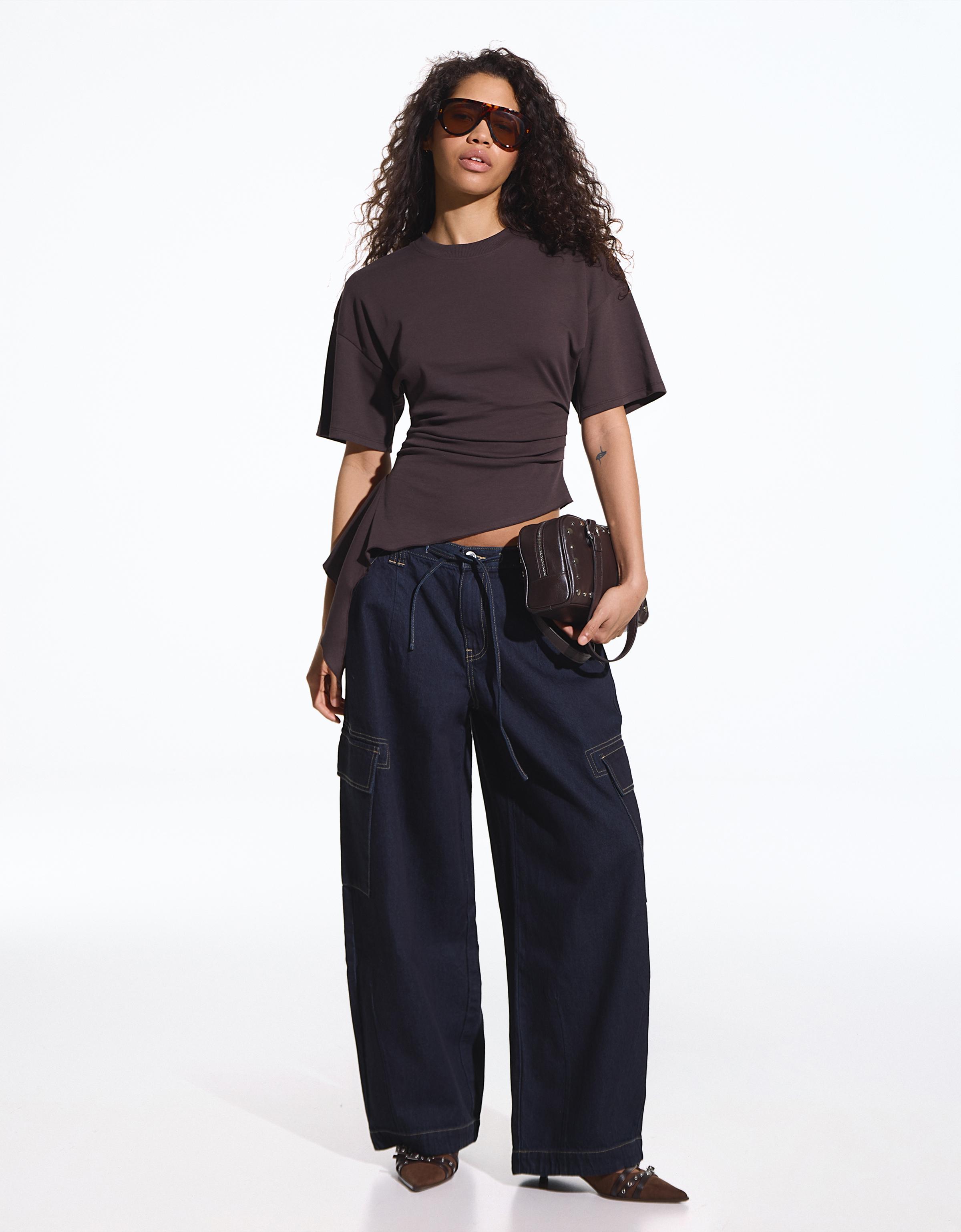 Kısa kollu büzgülü tişört - Görsel 35