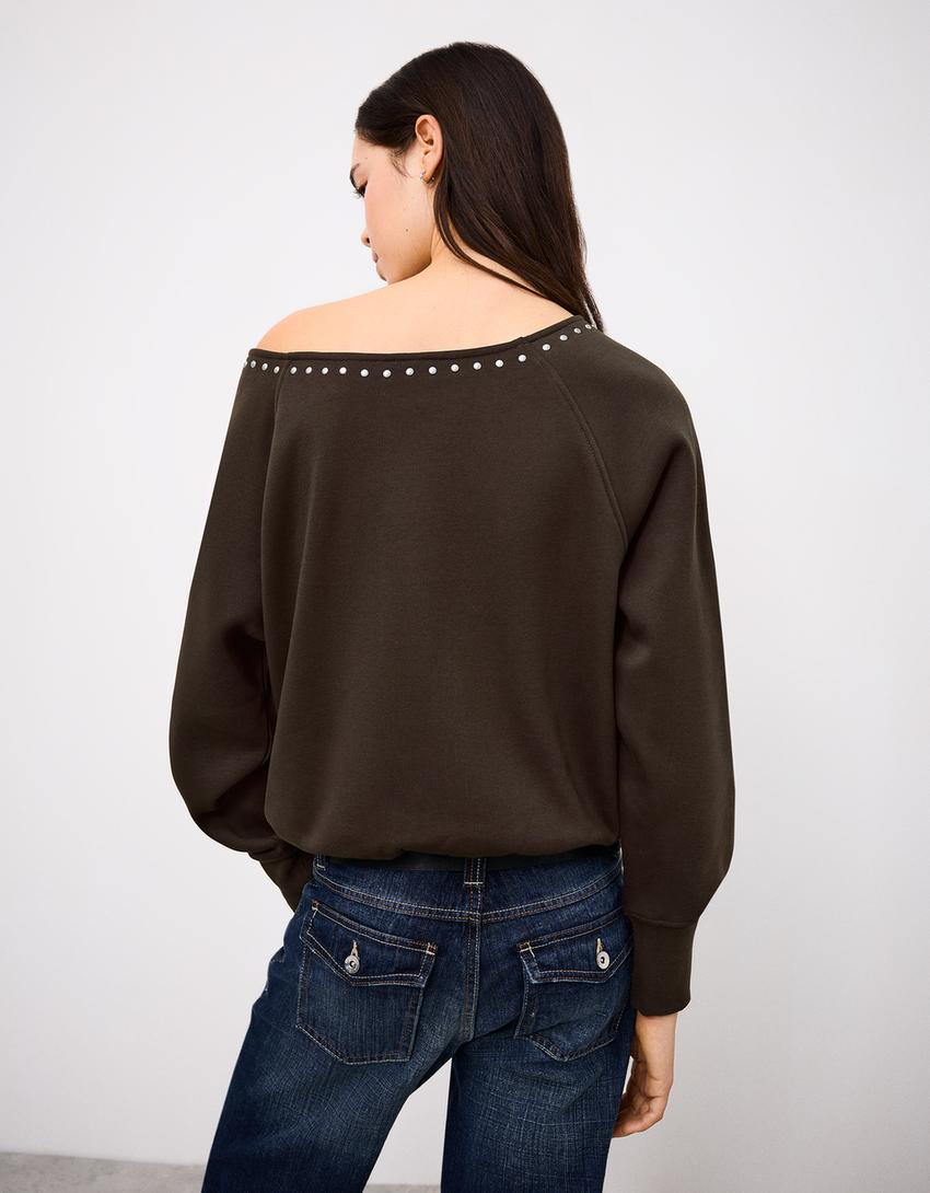 Asymmetrischer Sweatshirt mit Nieten-Braun