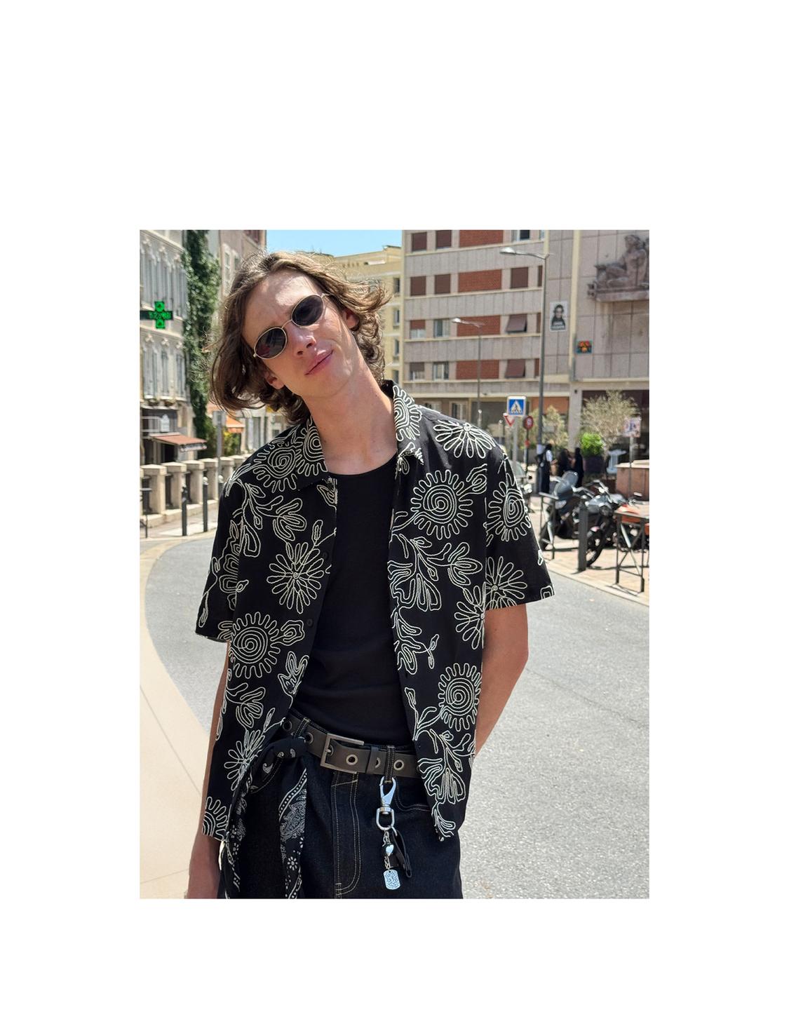 Embroidered short sleeve shirt