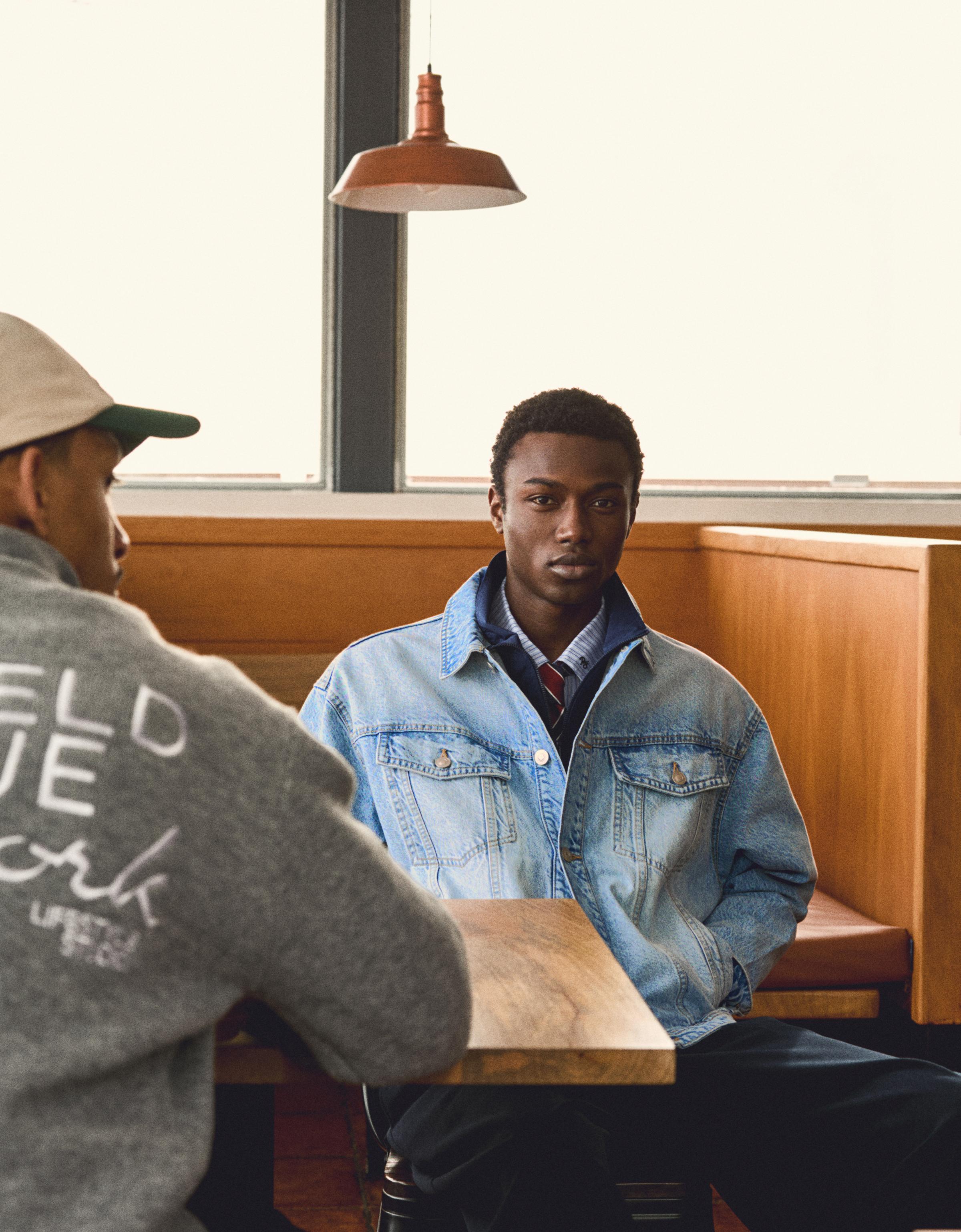 Denim jacket — Light blue