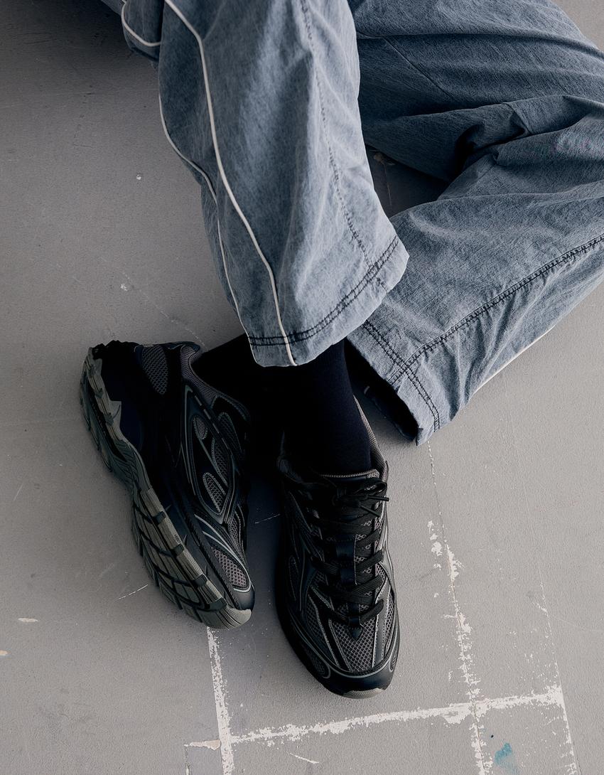 Chunky sole trainers-BLACK