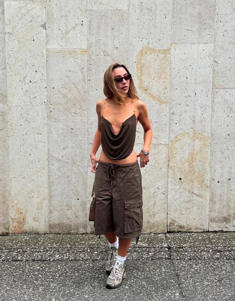 Yaka detaylı crop top