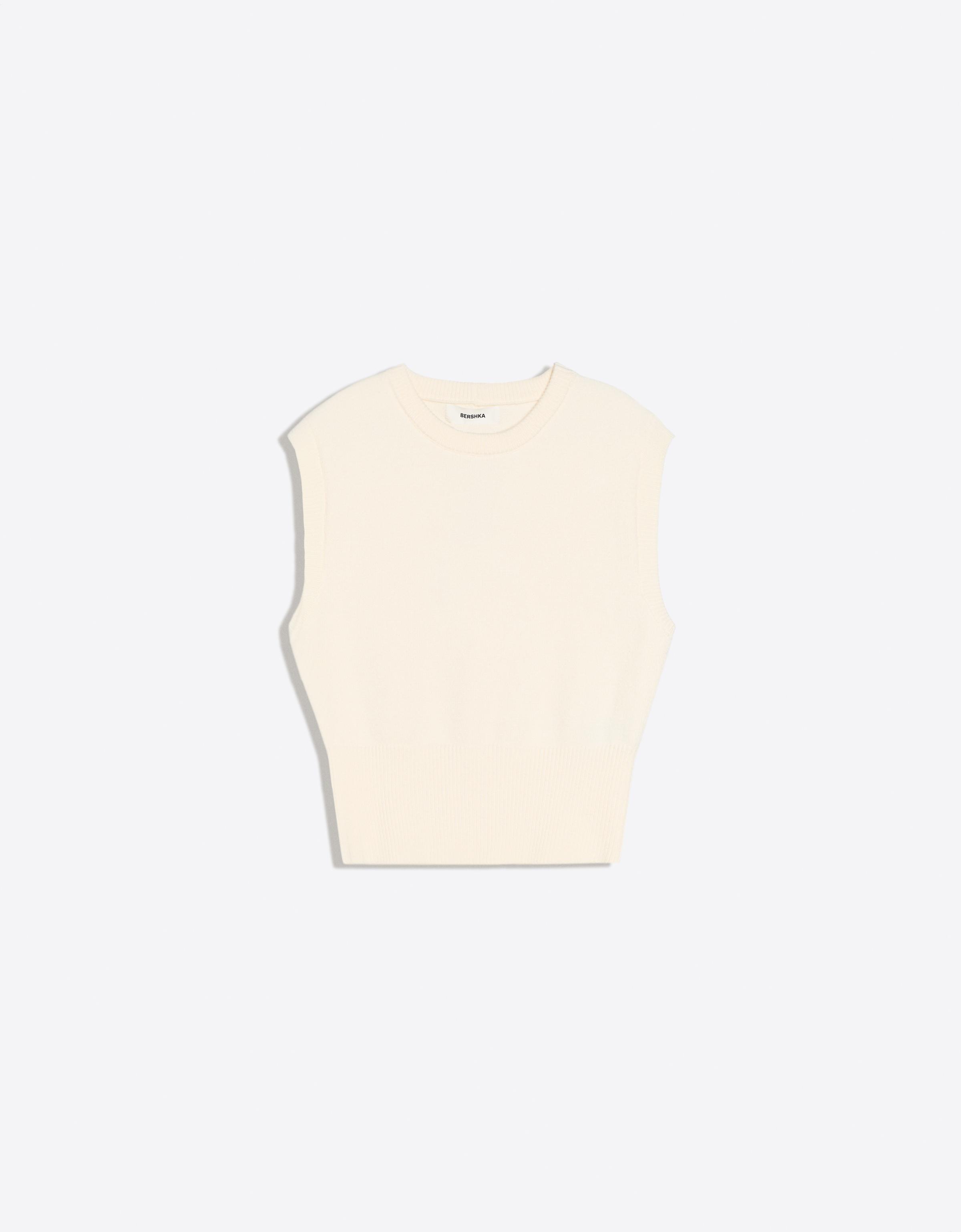 Round neck knit vest — Cream