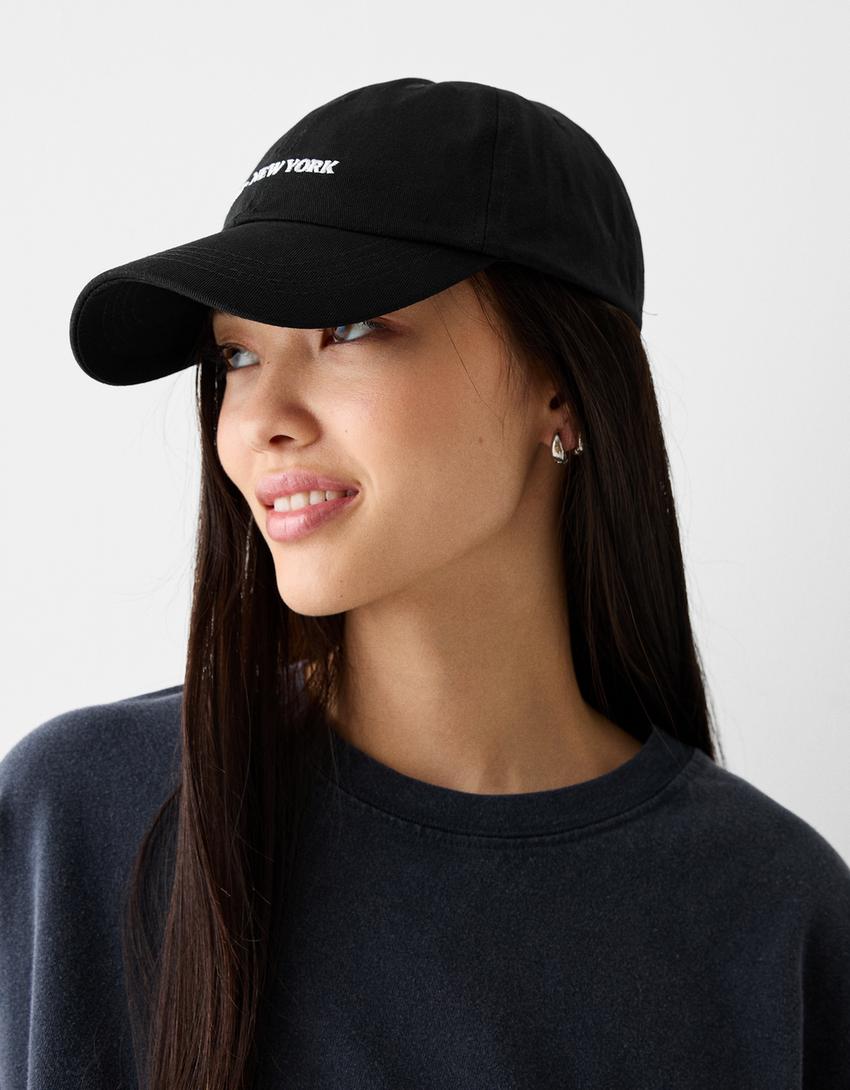 كاب مطرز-أسود-1