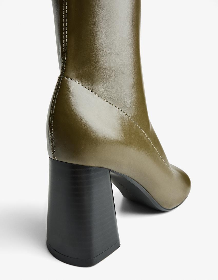Botine cu toc lat-Kaki