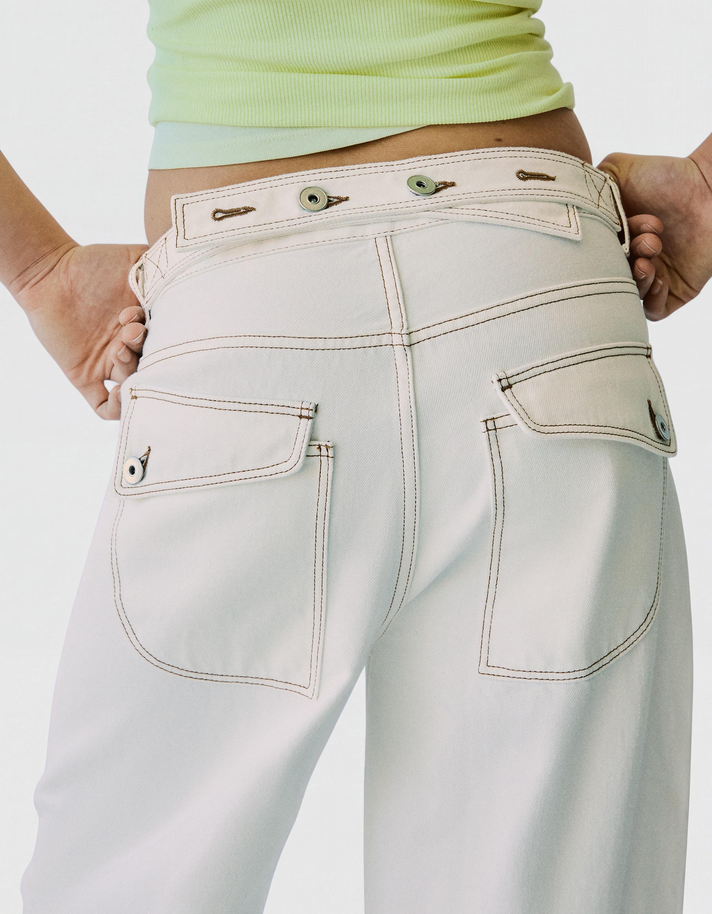 Ripped balloon fit jeans with back buckle — Cream
