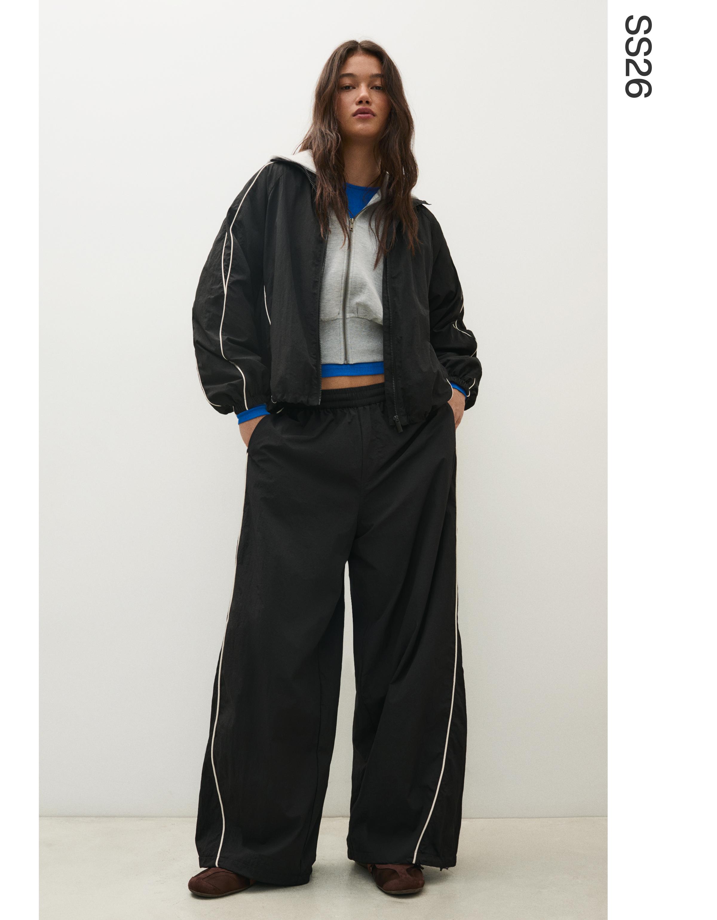 Technical parachute trousers — Black