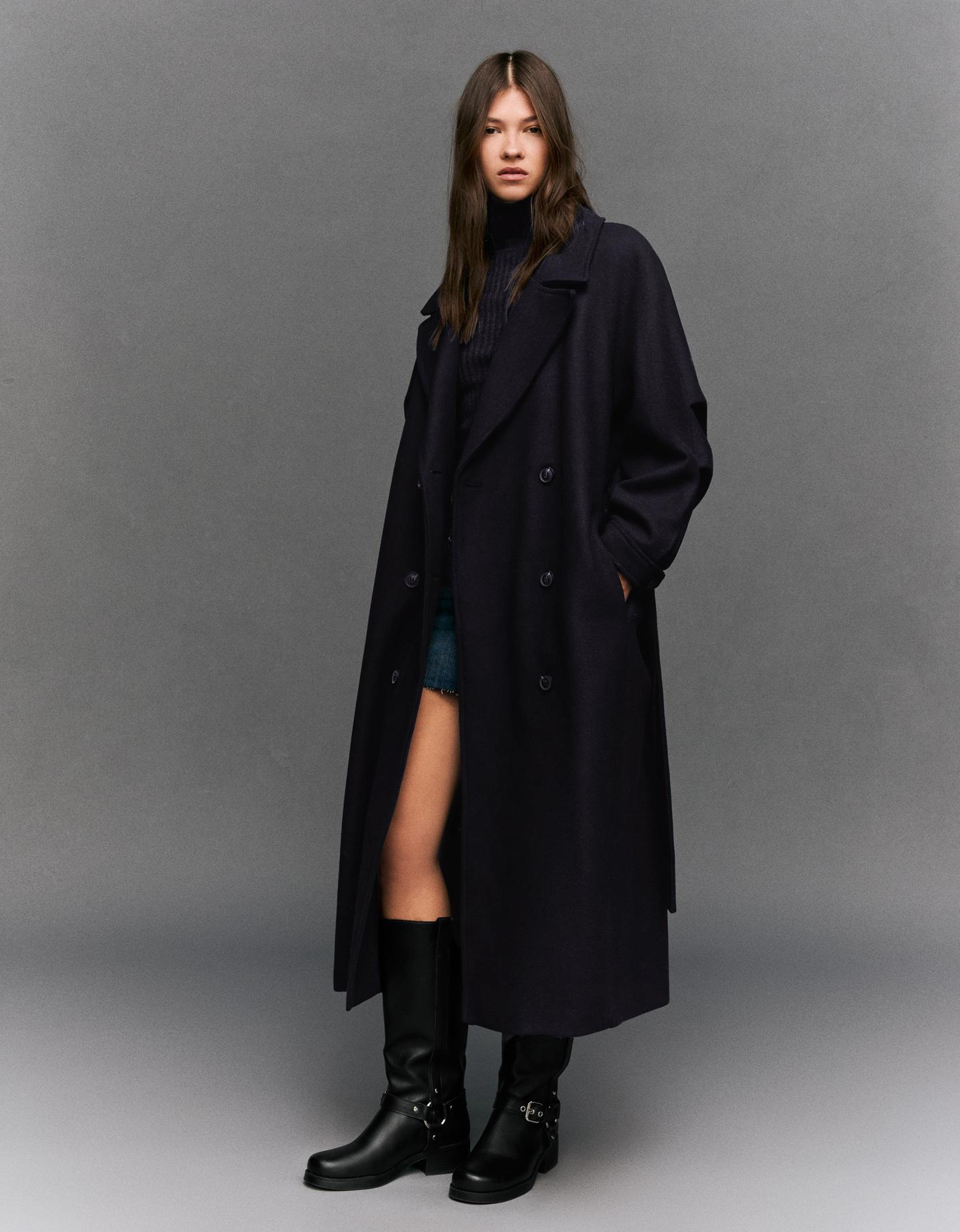 Bershka płaszcz oversize z wełną i paskiem granatowy