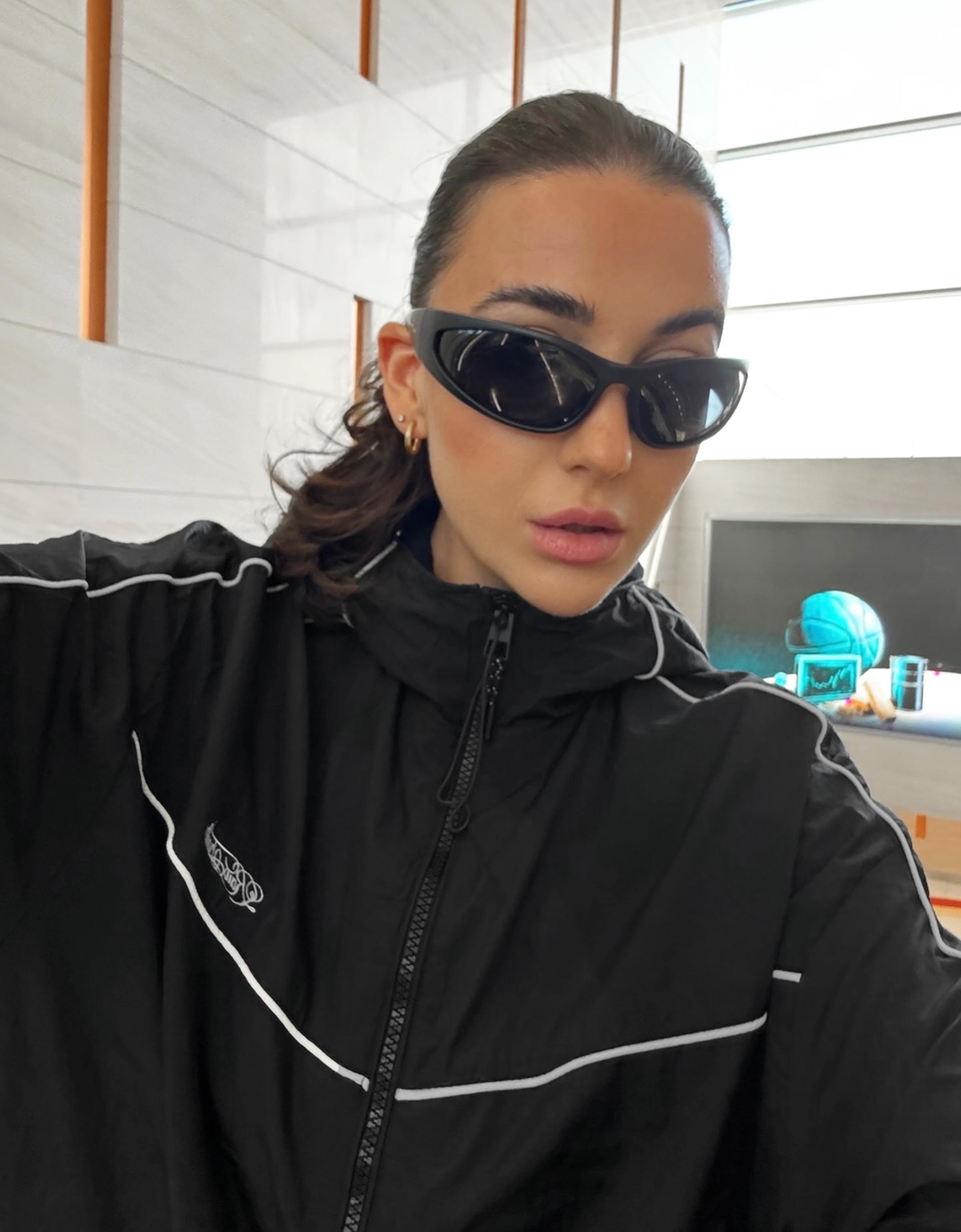 Technical hooded jacket — Black