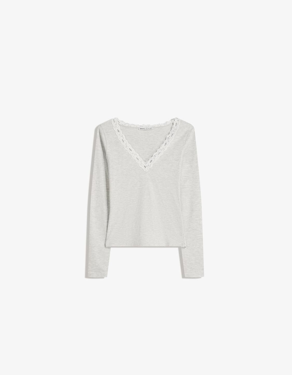 Long sleeve lace T-shirt