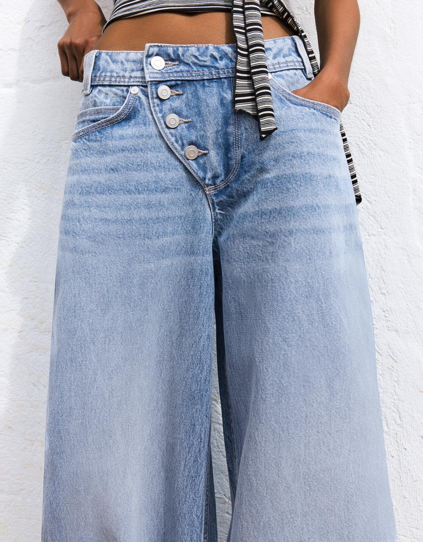 Jeans med brede ben, lavt liv og knapper foran – barrel-fit-Lyseblå