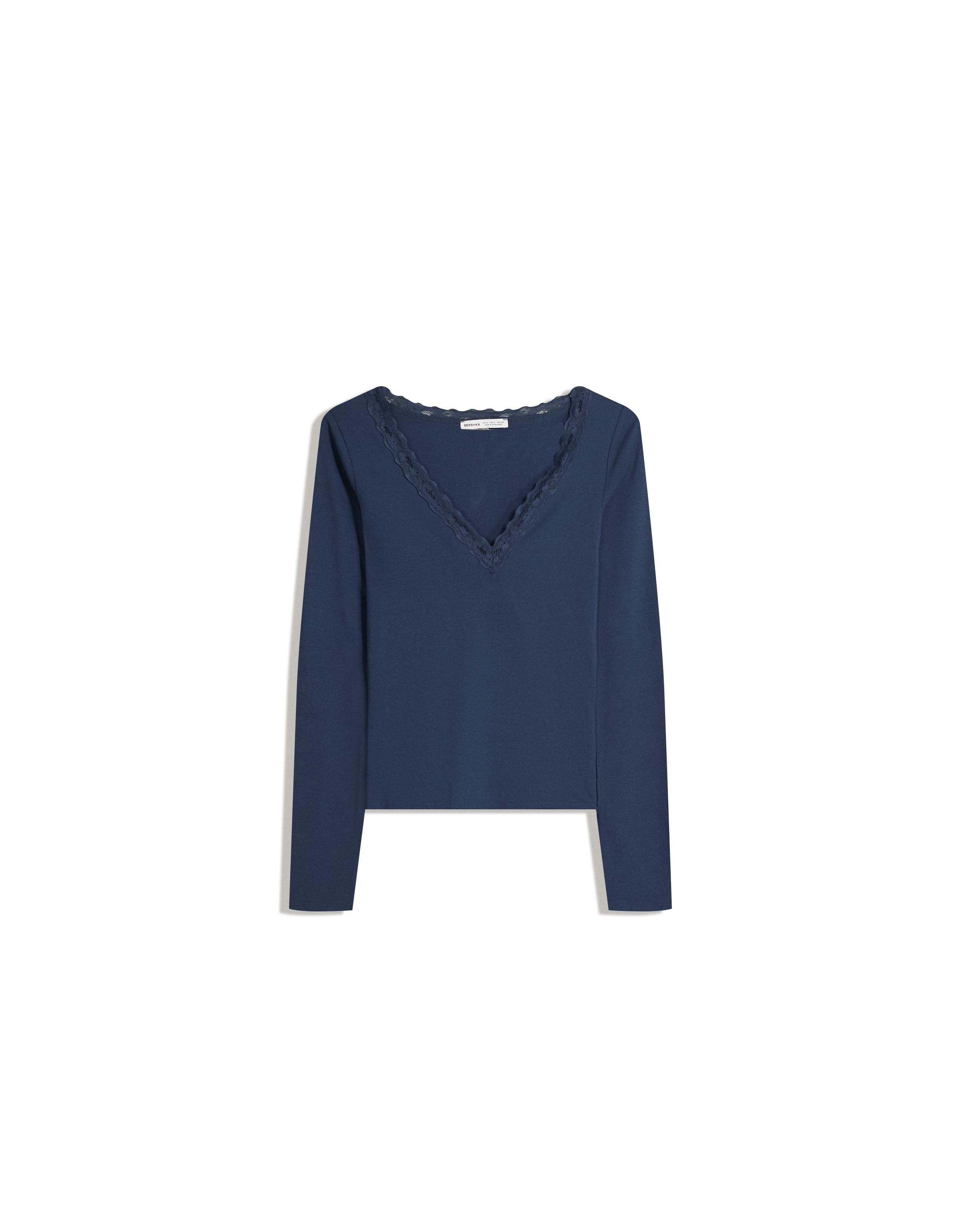 Long-sleeved lace T-shirt
