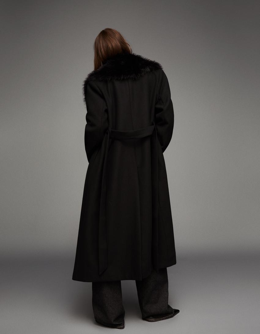 Coat with detachable faux fur collar-Black