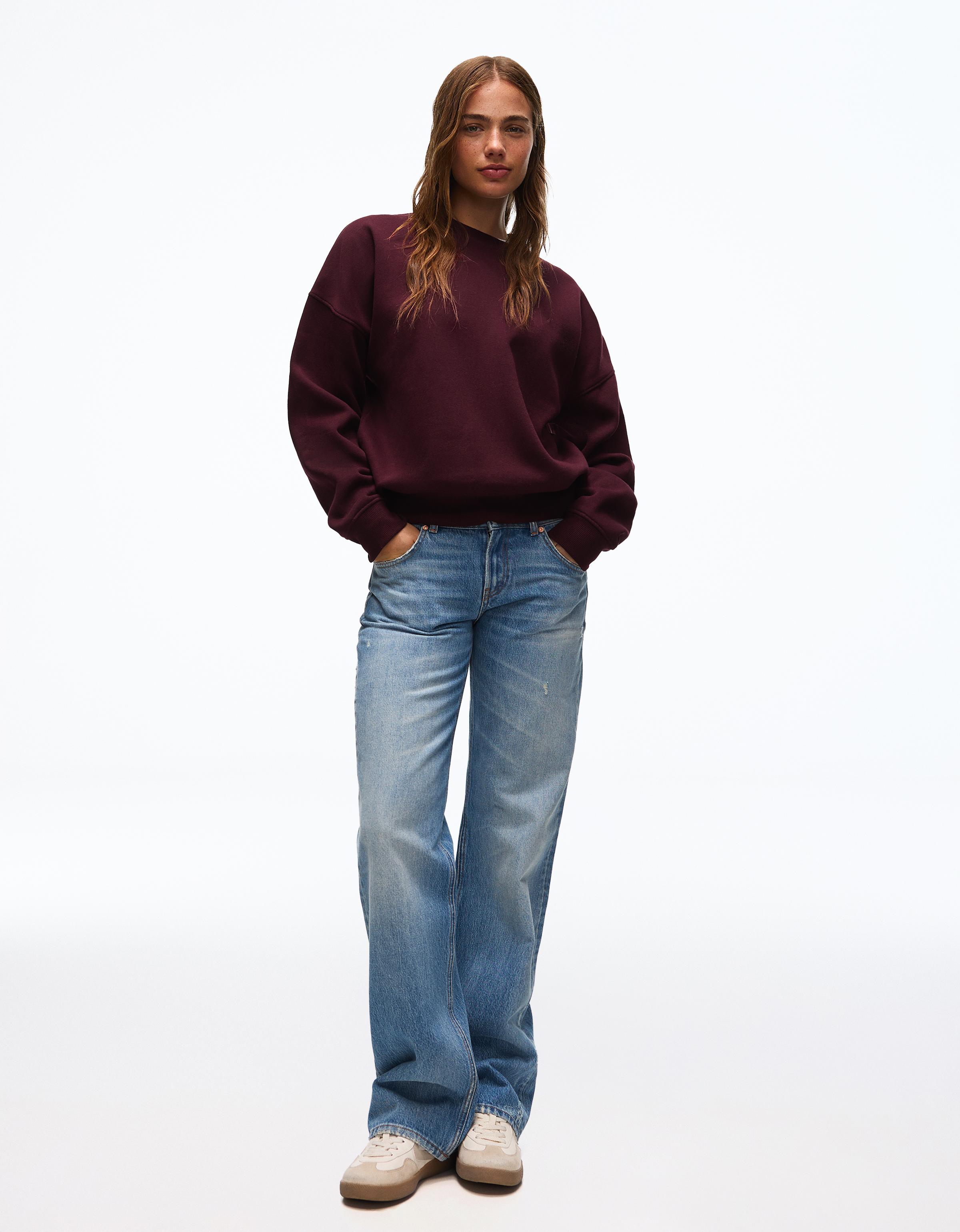 Round neck sweatshirt — Maroon