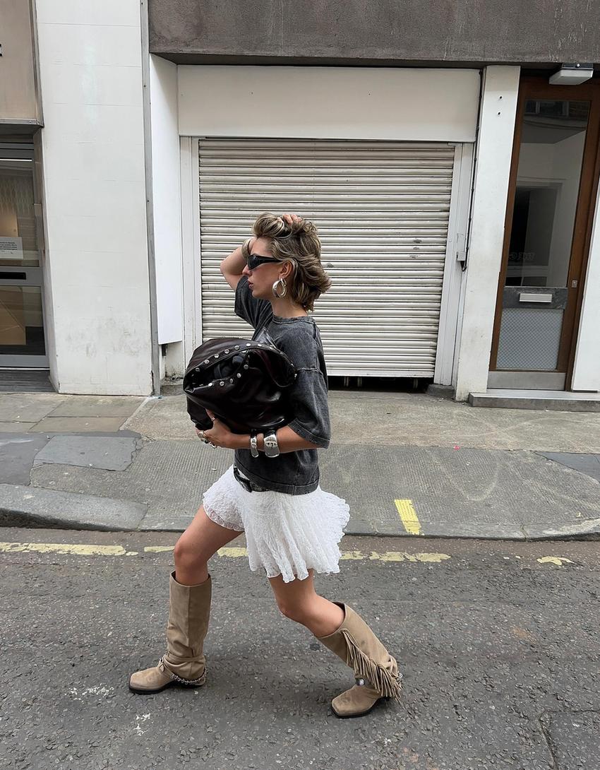 Ruffled blonde lace mini skirt-Off white