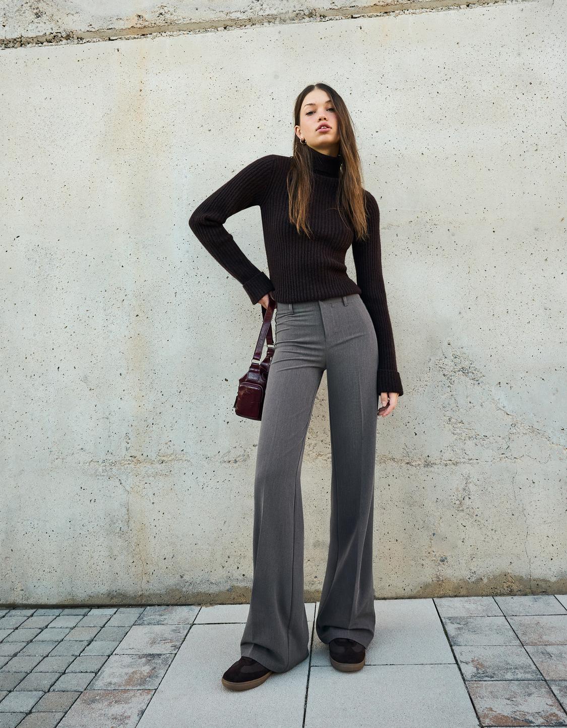 Wide-leg trousers