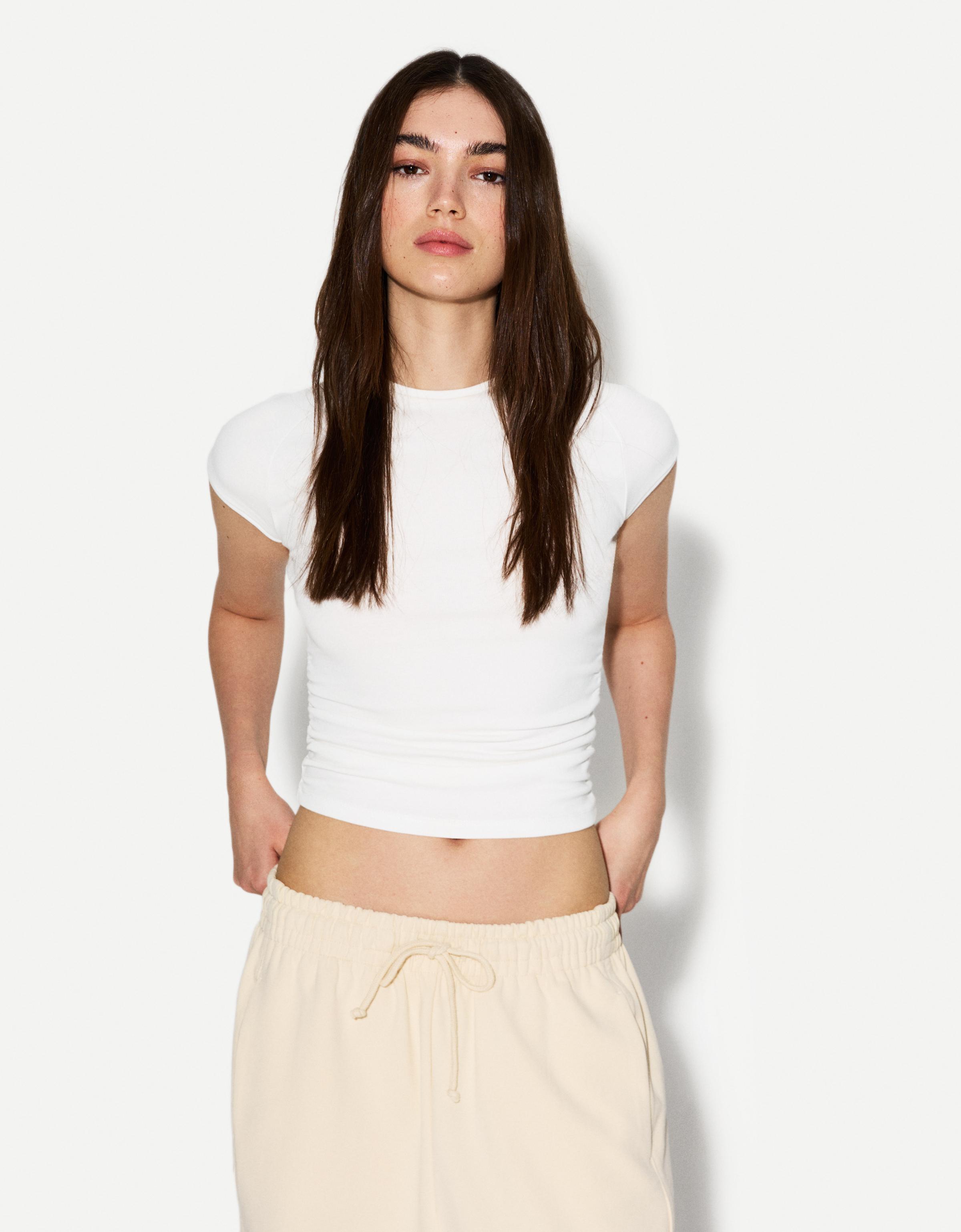 Bershka T-Shirt Mit Kurzen Ärmeln Und Seitlicher Raffung Damen Xs Grbrochenes Weiss