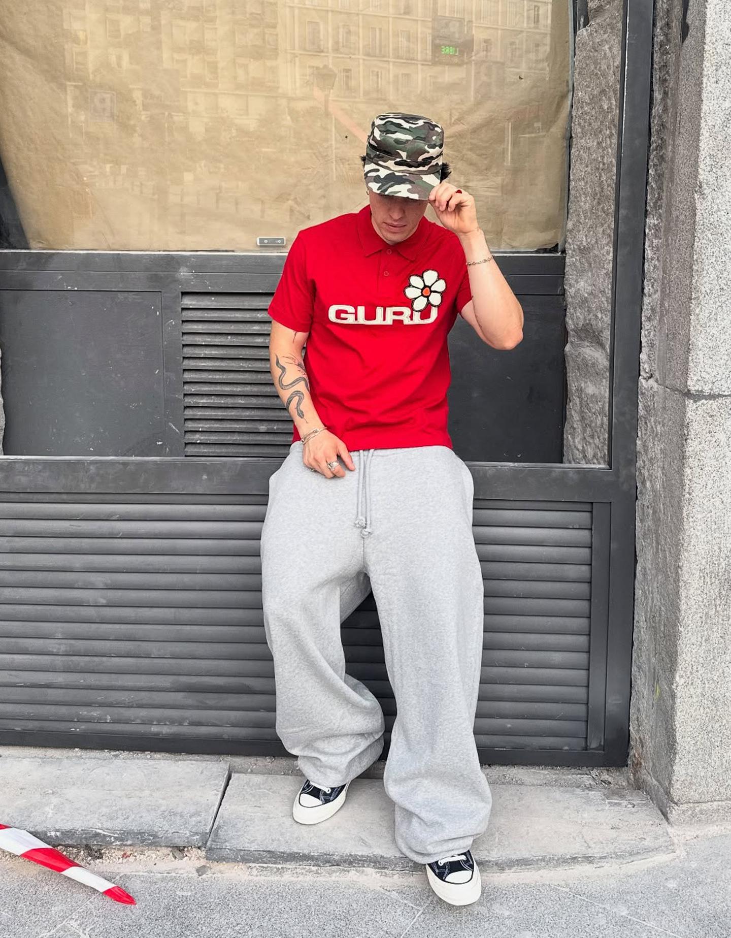 Bershka polo guru z krótkim rękawem bordowy