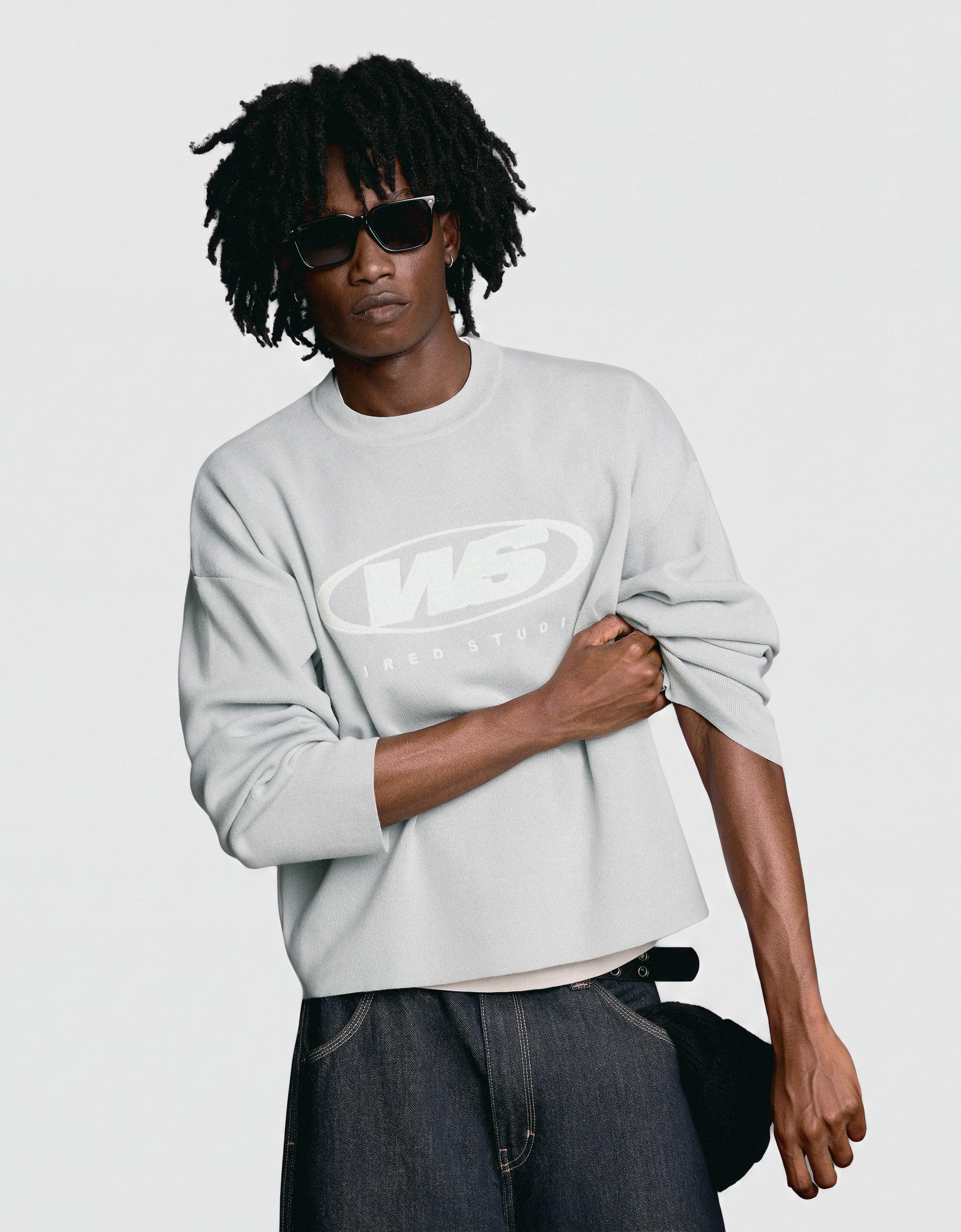 Printed round neck jumper — Grey