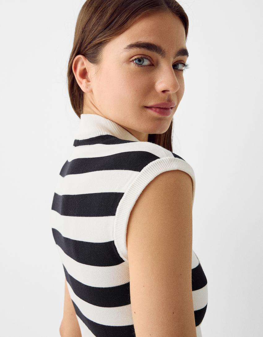 Sleeveless high neck sweater-Cream-5