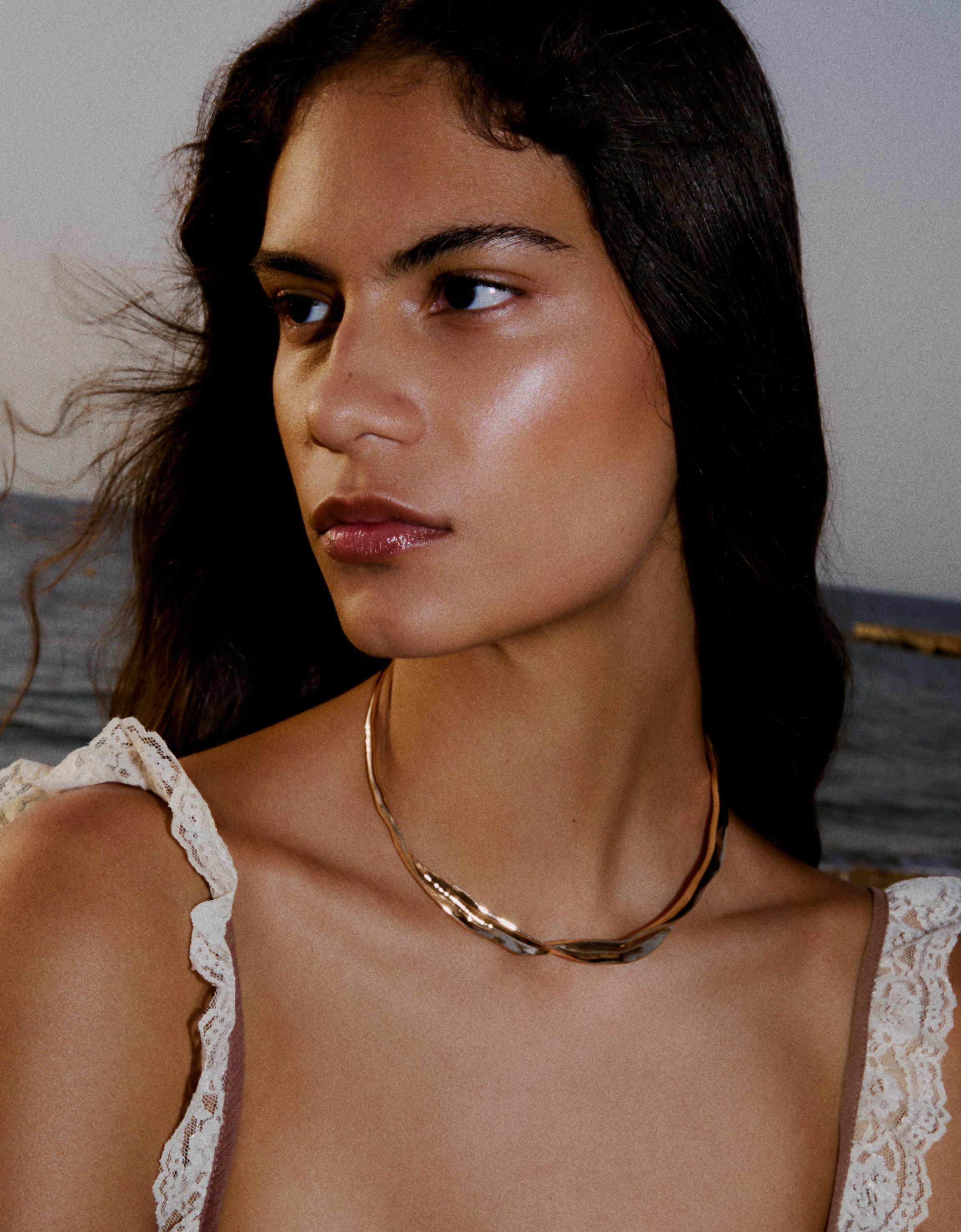 Rigid choker — Gold