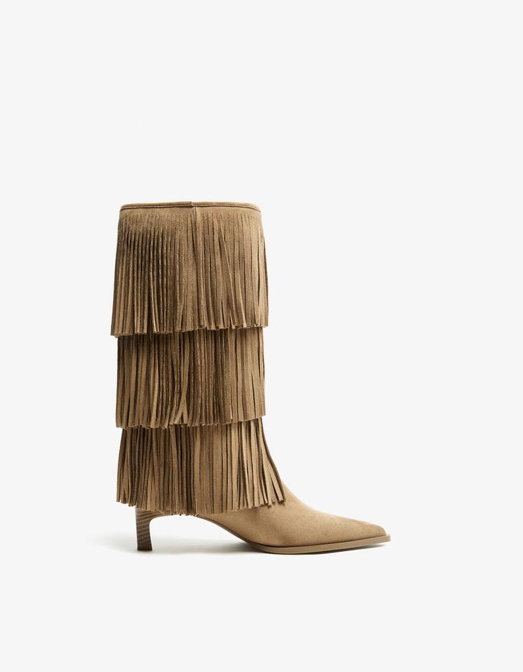 Kitten heel boots with fringing