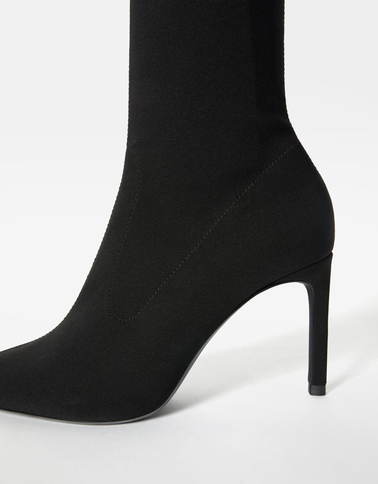 Fitted heel ankle boots — BLACK