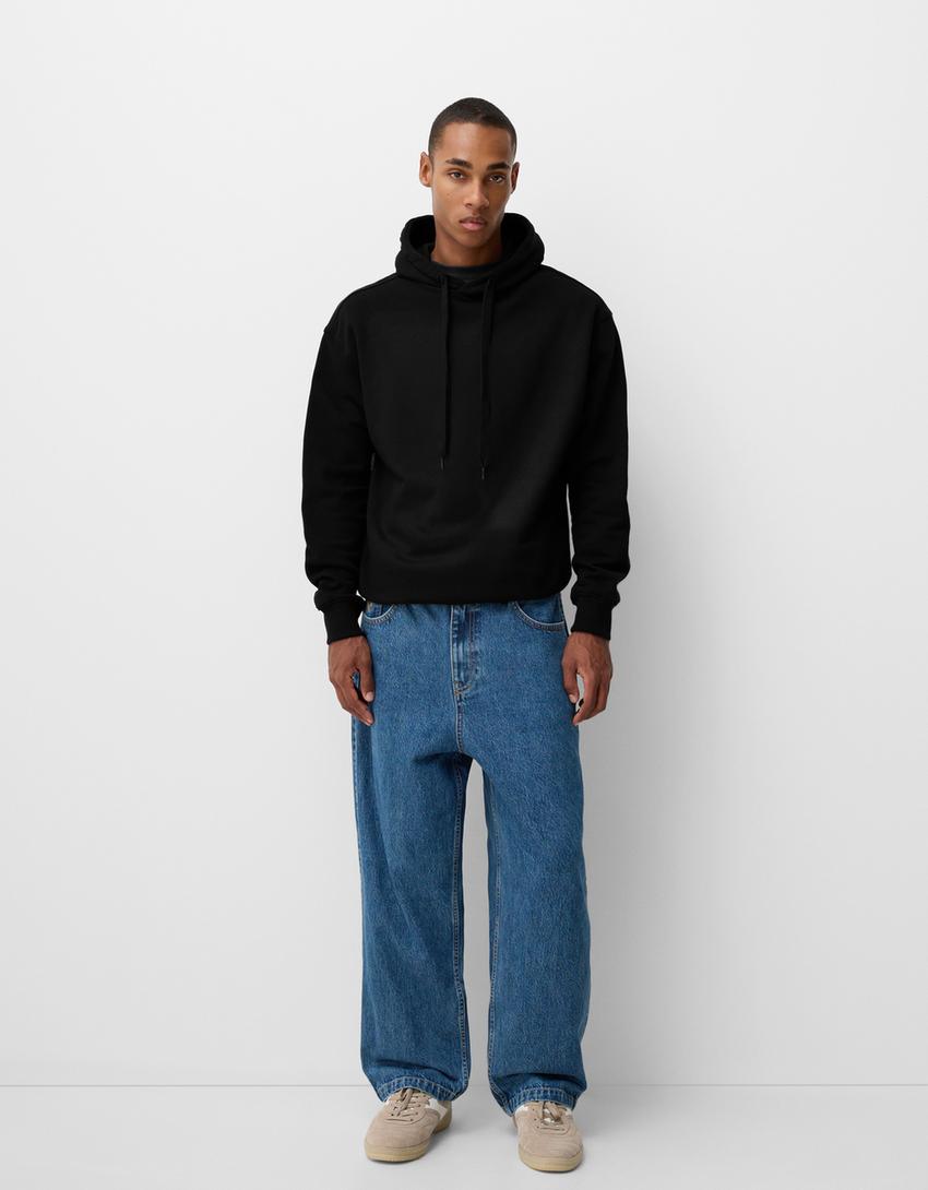Sweatshirt oversize com capuz-Preto-3