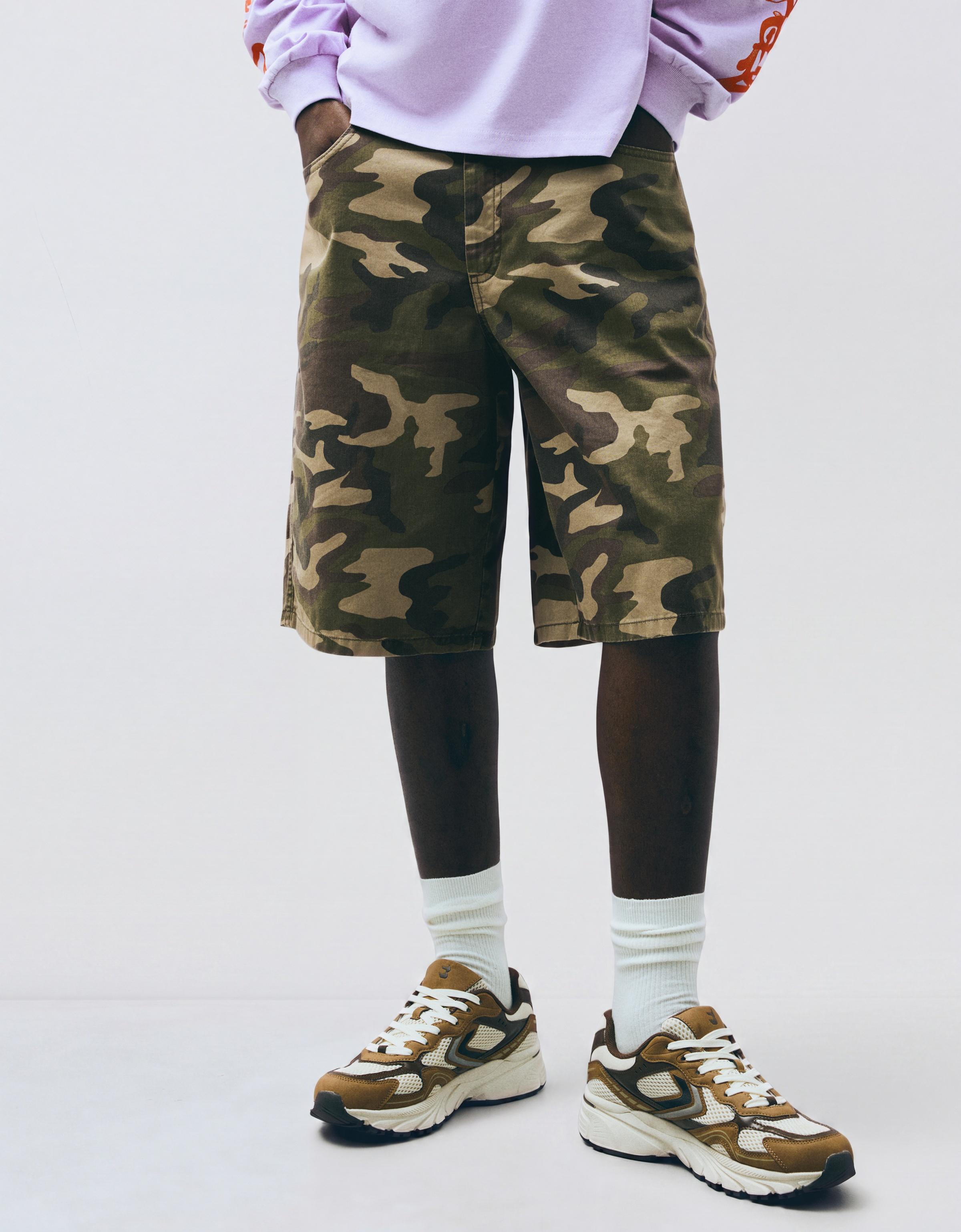 Printed skater Bermuda shorts — Khaki