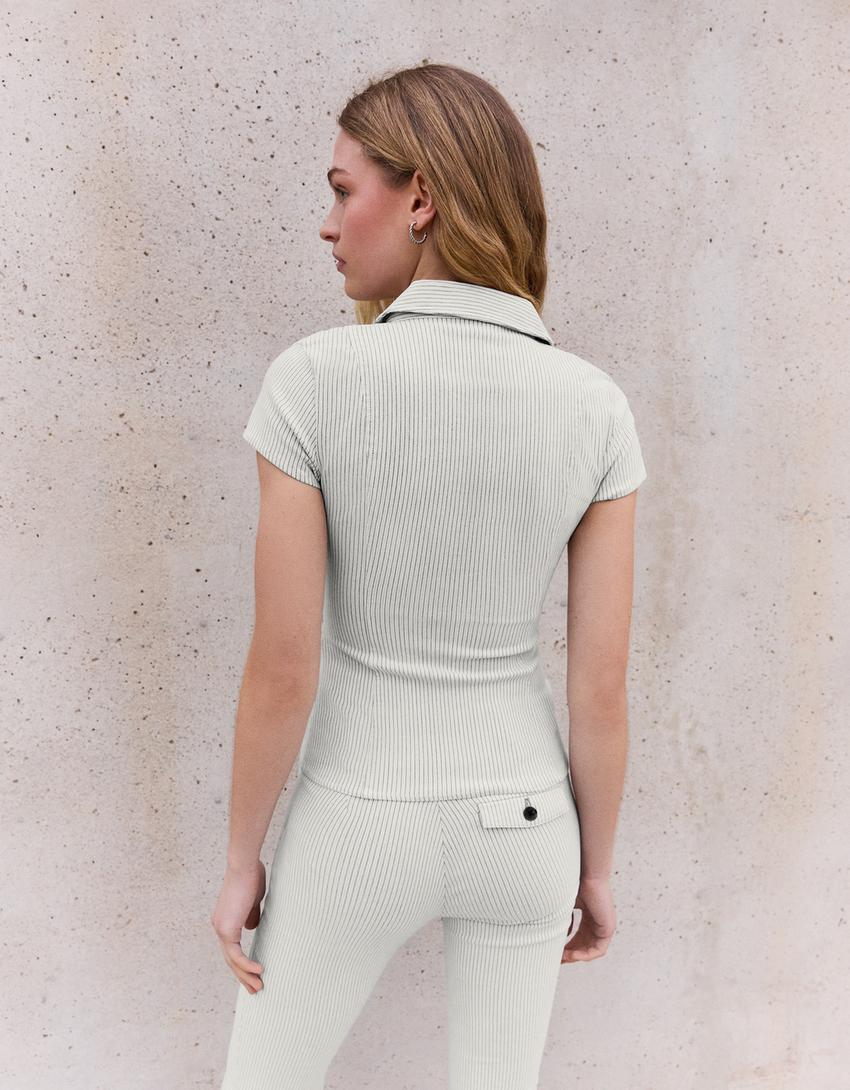 Košulja kratkih rukava sa rajsferšlusom i dezenom-Krem