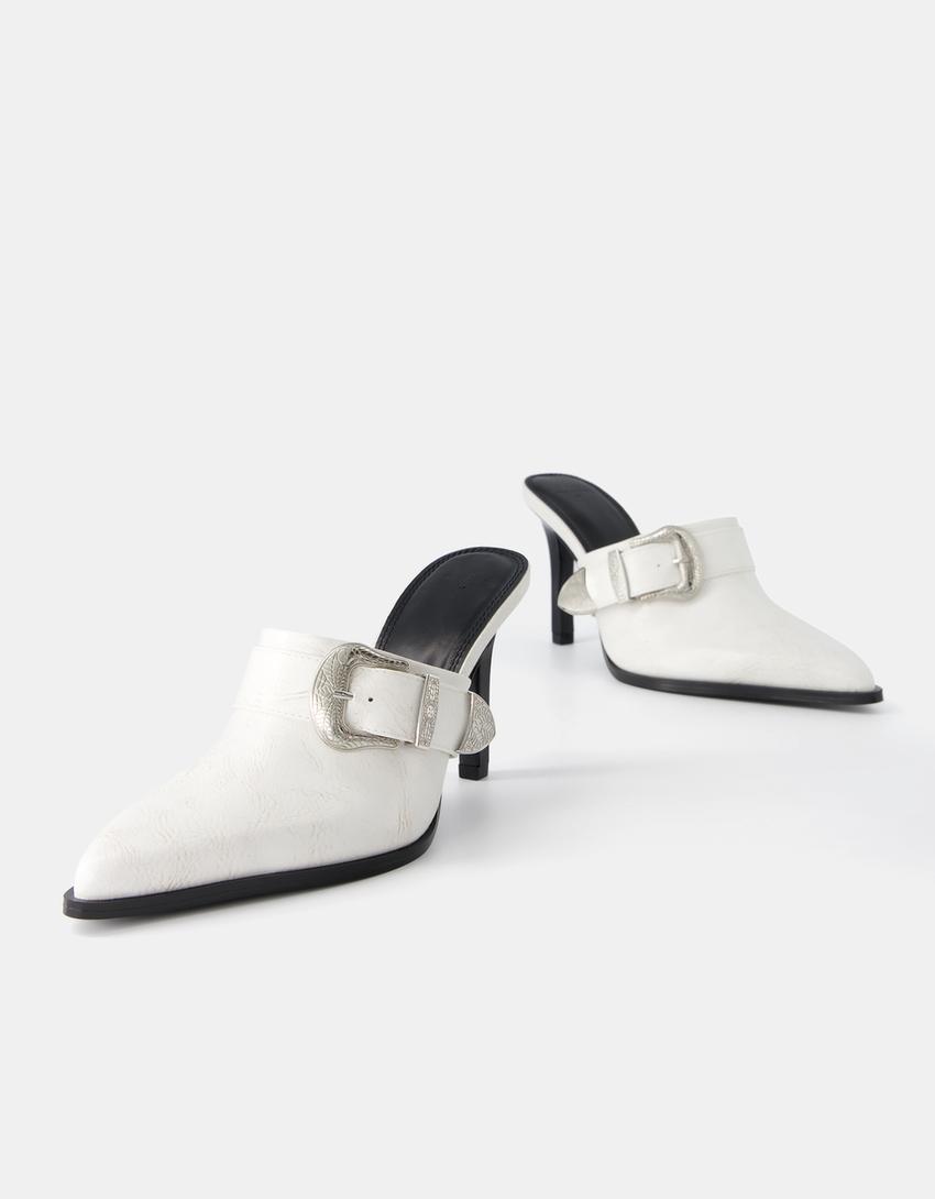 خف كاوبوي بكعب رفيع وتفصيل إبزيم-أبيض