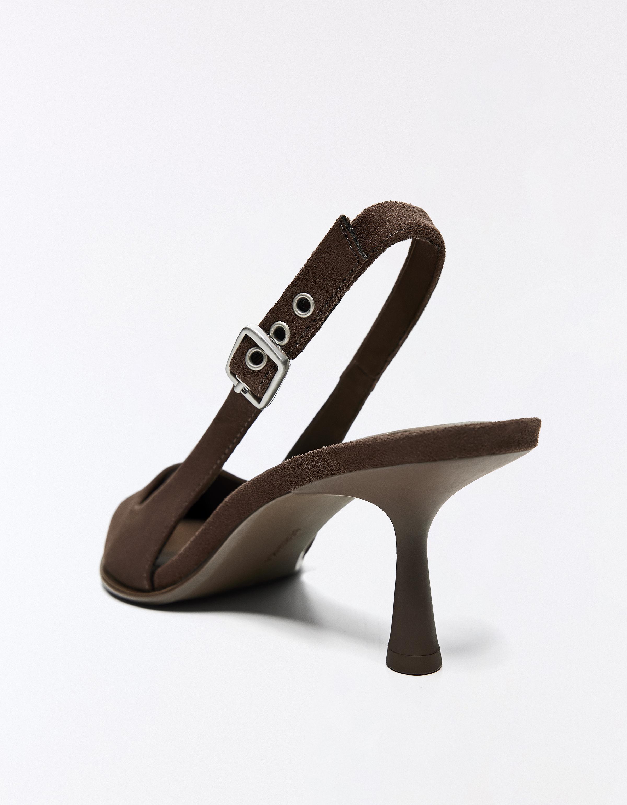 Slingback kitten heel shoes — Brown