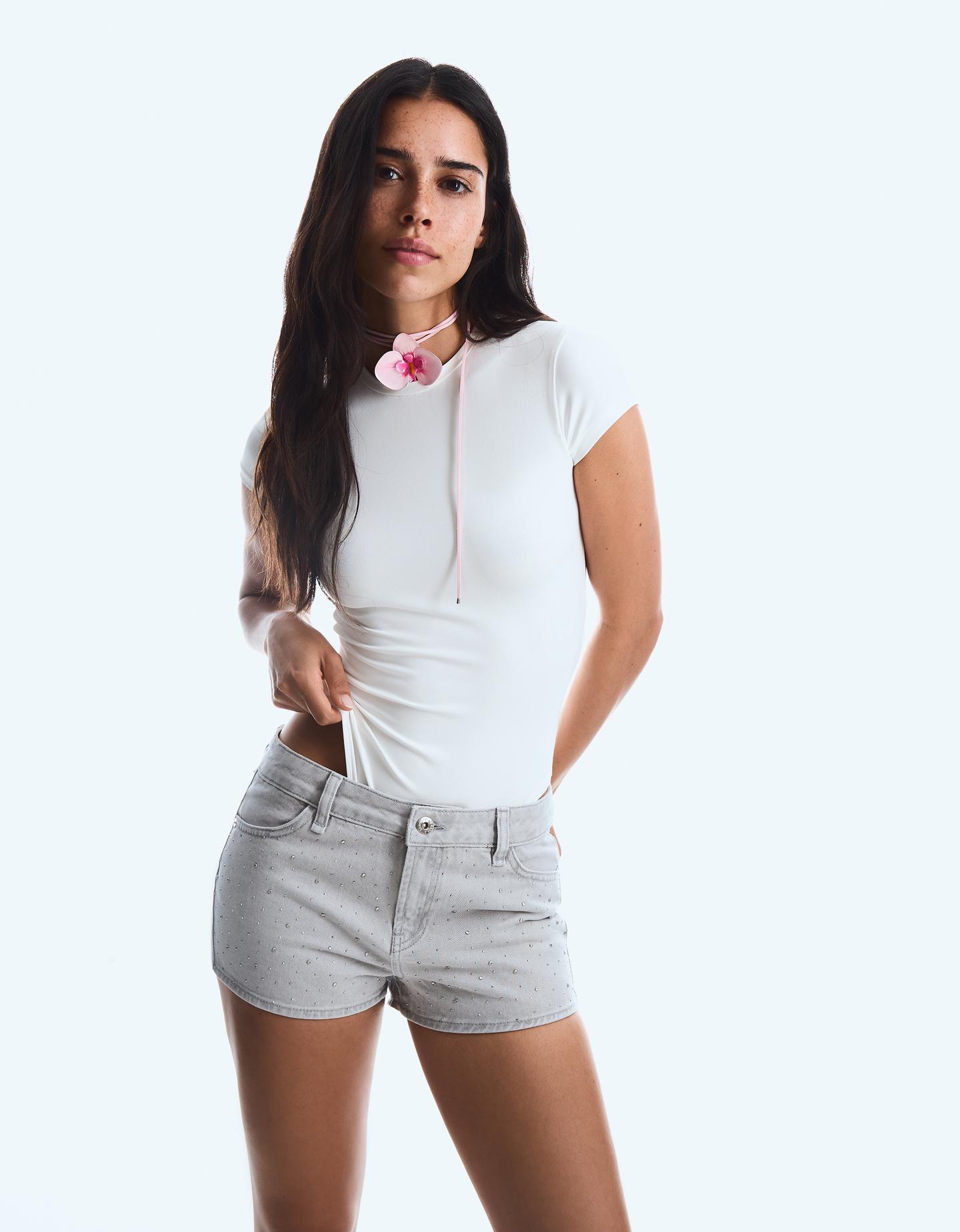 Bershka body z krótkim rękawem kremowy