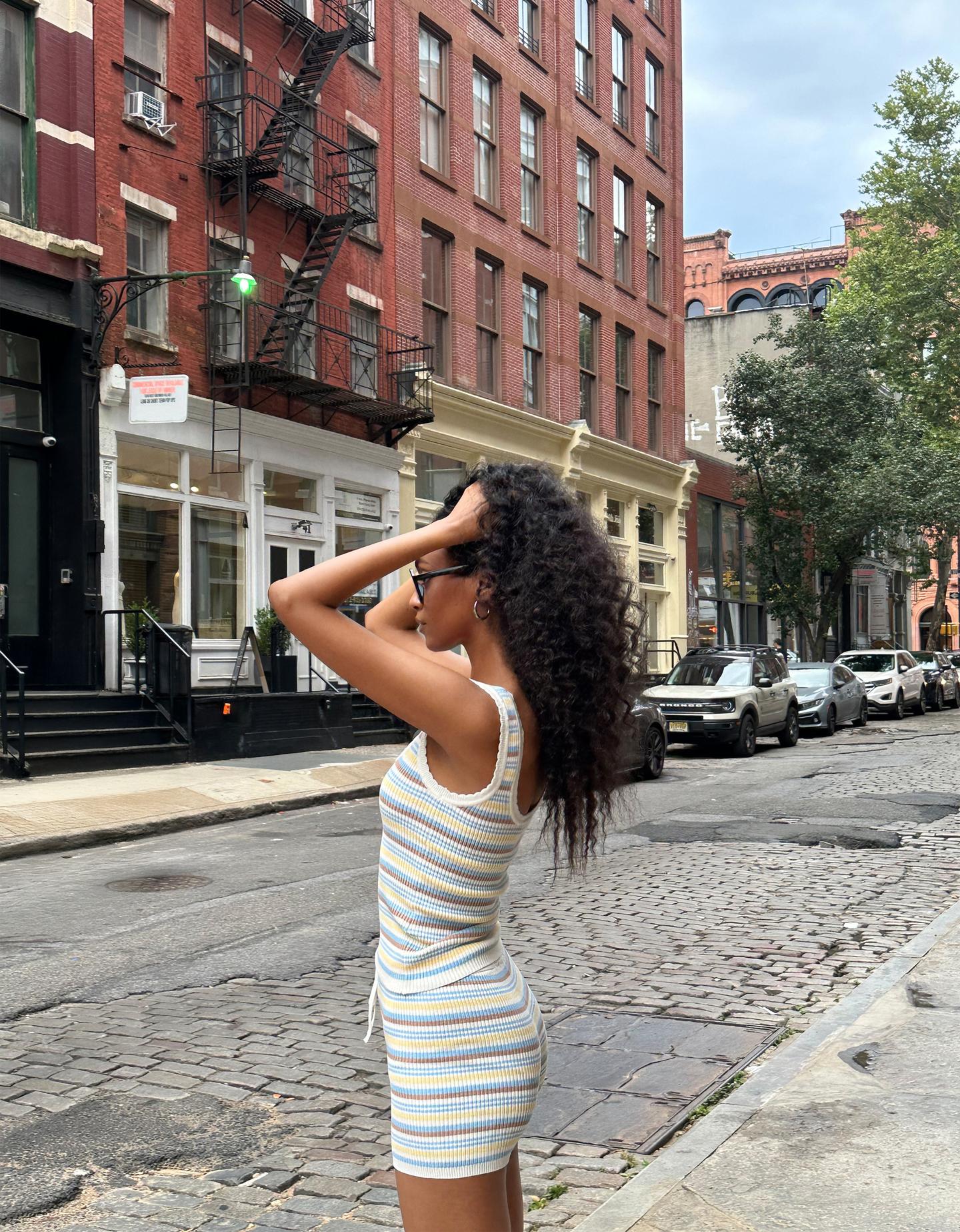 Bershka krótkie wielopaski kremowy