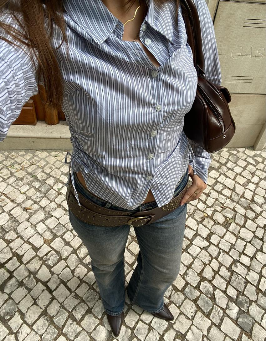 Camisa entallada fruncido lateral-Azul