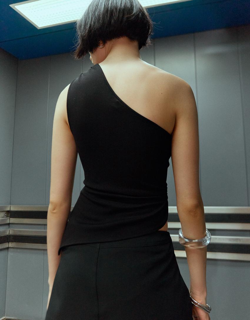Asymmetric top with rhinestone ring-Black