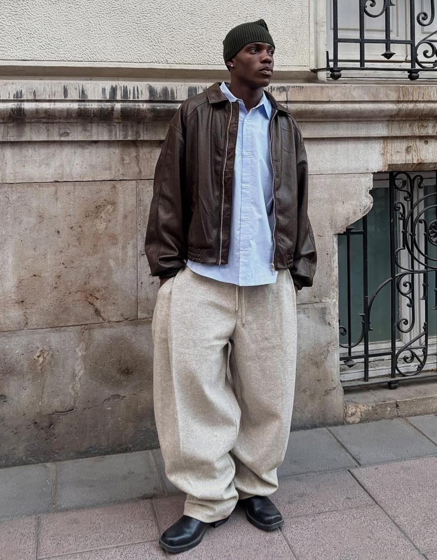 Balloon fit cloth pants with darts