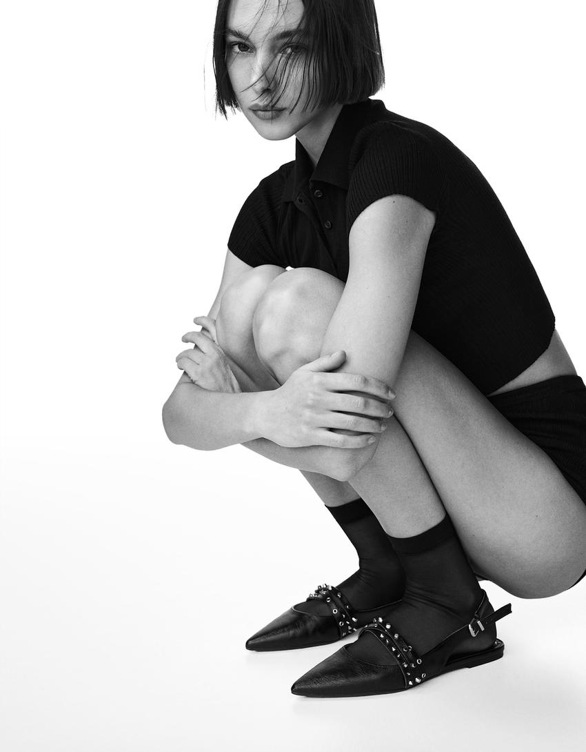 باليرينا بكعبية مفتوحة ودبابيس معدنية صغيرة-أسود-1