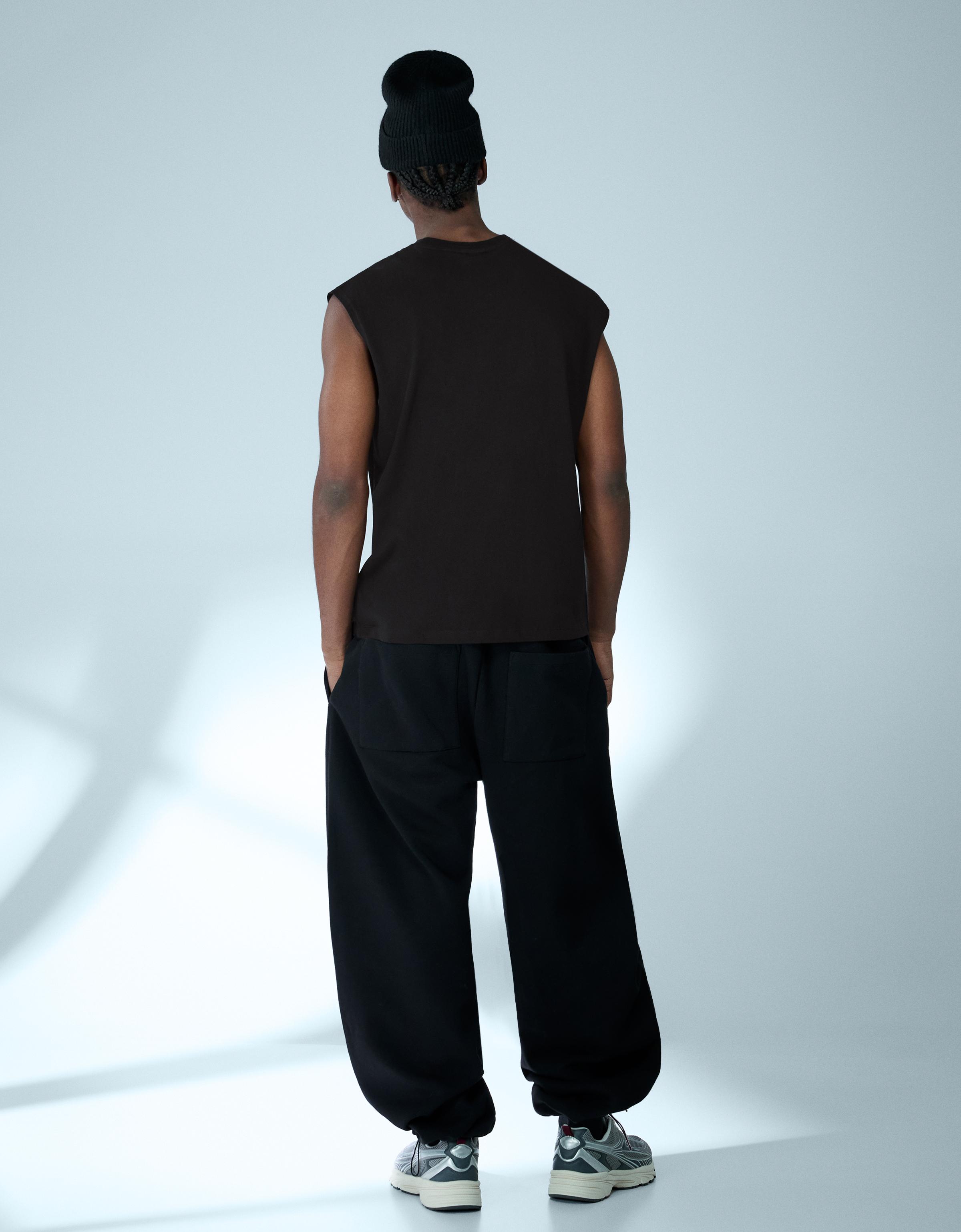 Sleeveless T-shirt — Black